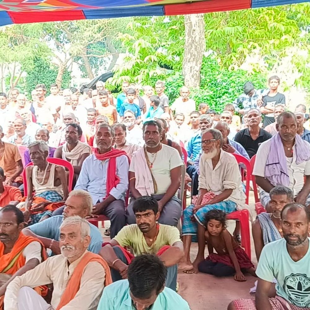 परिहार में पूर्व मुखिया 20वीं पुण्यतिथि:पूर्व सांसद-विधायक समेत कई गणमान्य लोगों ने दी श्रद्धांजलि