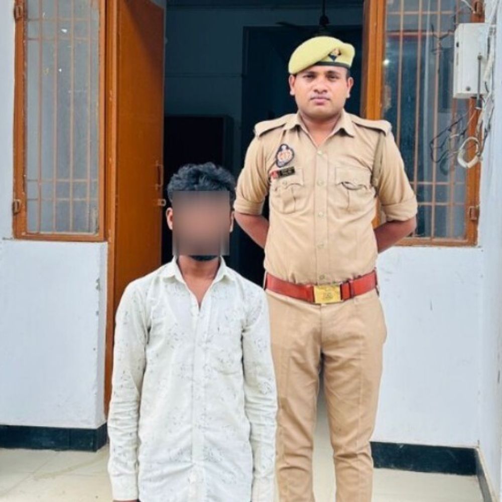 लखनऊ में नाबालिग छात्रा से छेड़खानी:स्कूल से लौट रही थी, ई-रिक्शा चालक ने घसीटा; पुलिस ने दबोचा