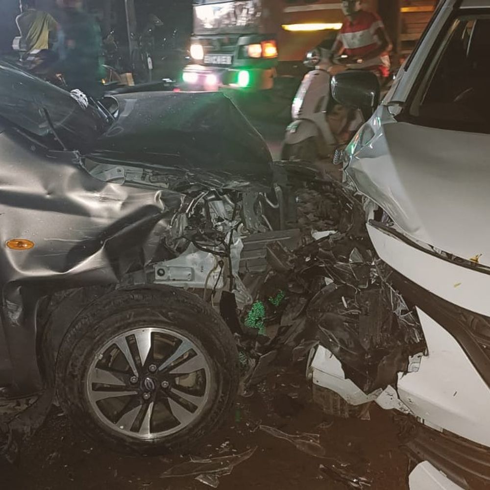 टोहाना में हिसार रोड पर तीन वाहनों की टक्कर:  बाइक सवार गंभीर घायल, अग्रोहा रेफर; कार में सवार एक युवती को चोट – Tohana News