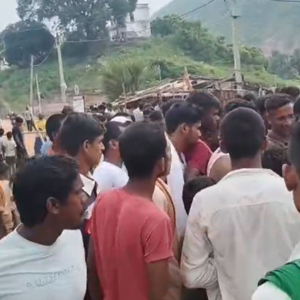 लखीसराय में पारिवारिक विवाद में एक की हत्या:घर में घुसकर मारी गोली, भाभी घायल; 10 साल पहले पिता का हुआ था मर्डर