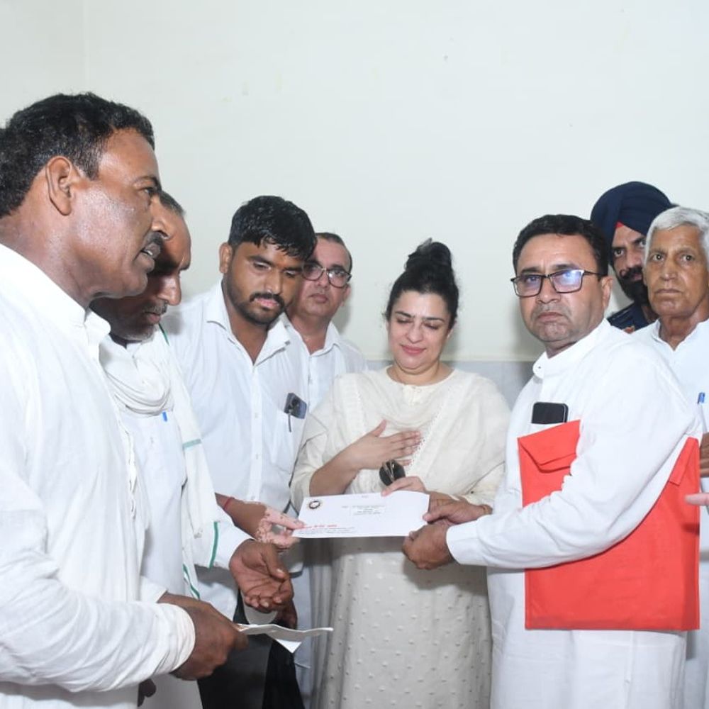 भिवानी में मंत्री श्रुति चौधरी ने बांटे चेक:  14 गोशालाओं को दिए एक करोड़, देसी गाय खरीदने पर मिलेगी सब्सिडी – Loharu News