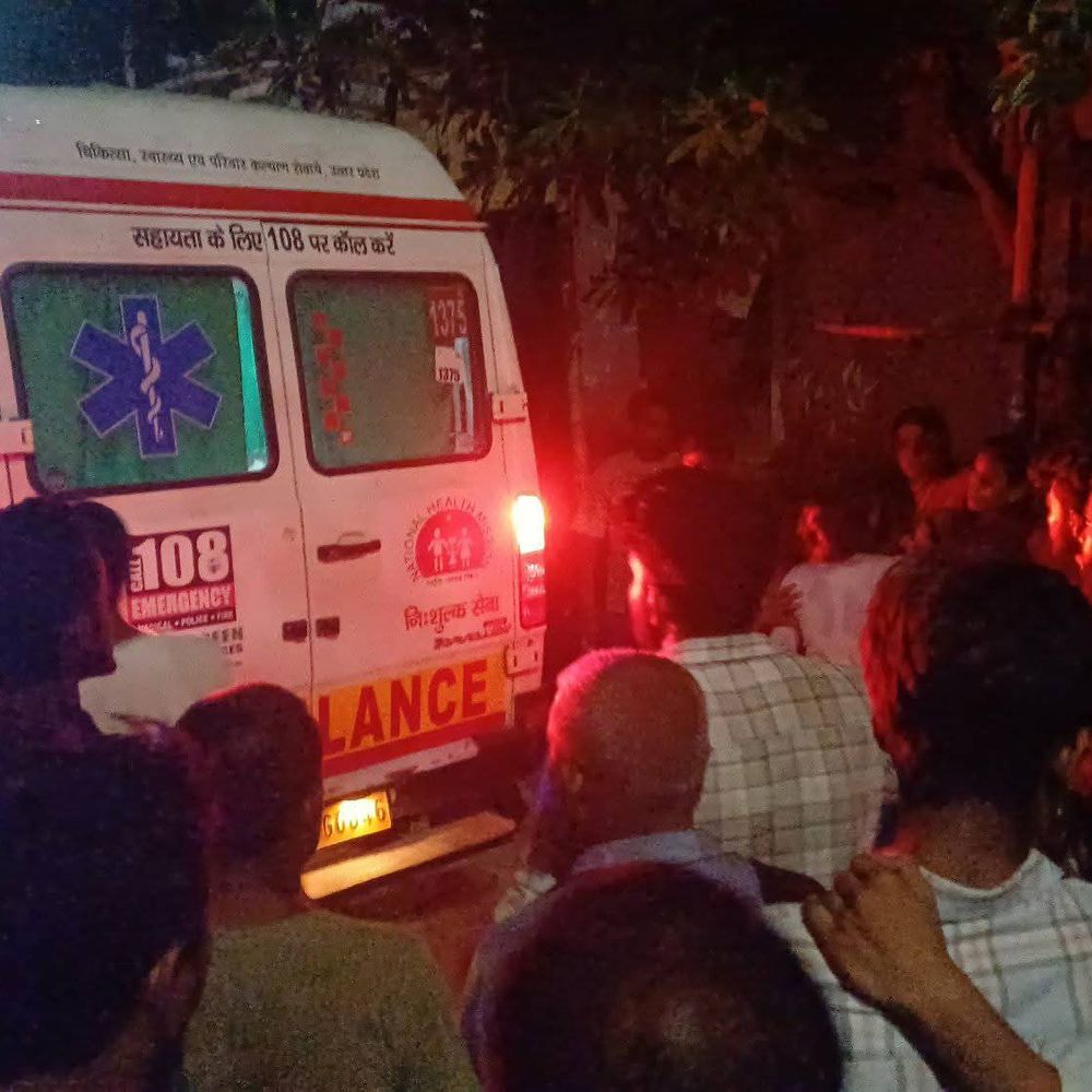बलिया में चार पहिया वाहन ने मारी बाइक क टक्कर:युवक की मौके पर मौत, अखोप चट्टी पर हुआ हादसा