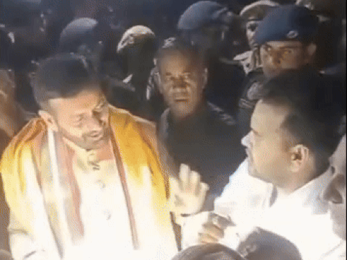 रोहतक में सरपंचों की ग्रांट पर CM-चेयरमैन में बहस:राठी बोले- सरपंचों को पैसा नहीं मिल रहा; नायब सैनी ने कहा- गलत बात मत करो