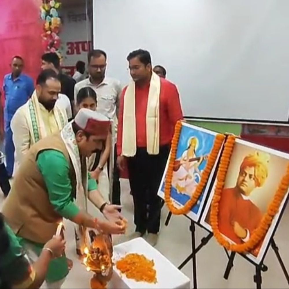 सिलाई-कढ़ाई, ब्यूटी पार्लर और मेहंदी डिजाइन की मिली ट्रेनिंग ​​​​​​​:निःशुल्क सर्जना निखार शिविर कार्यक्रम संपन्न, प्रतिभागियों को मिला प्रमाणपत्र