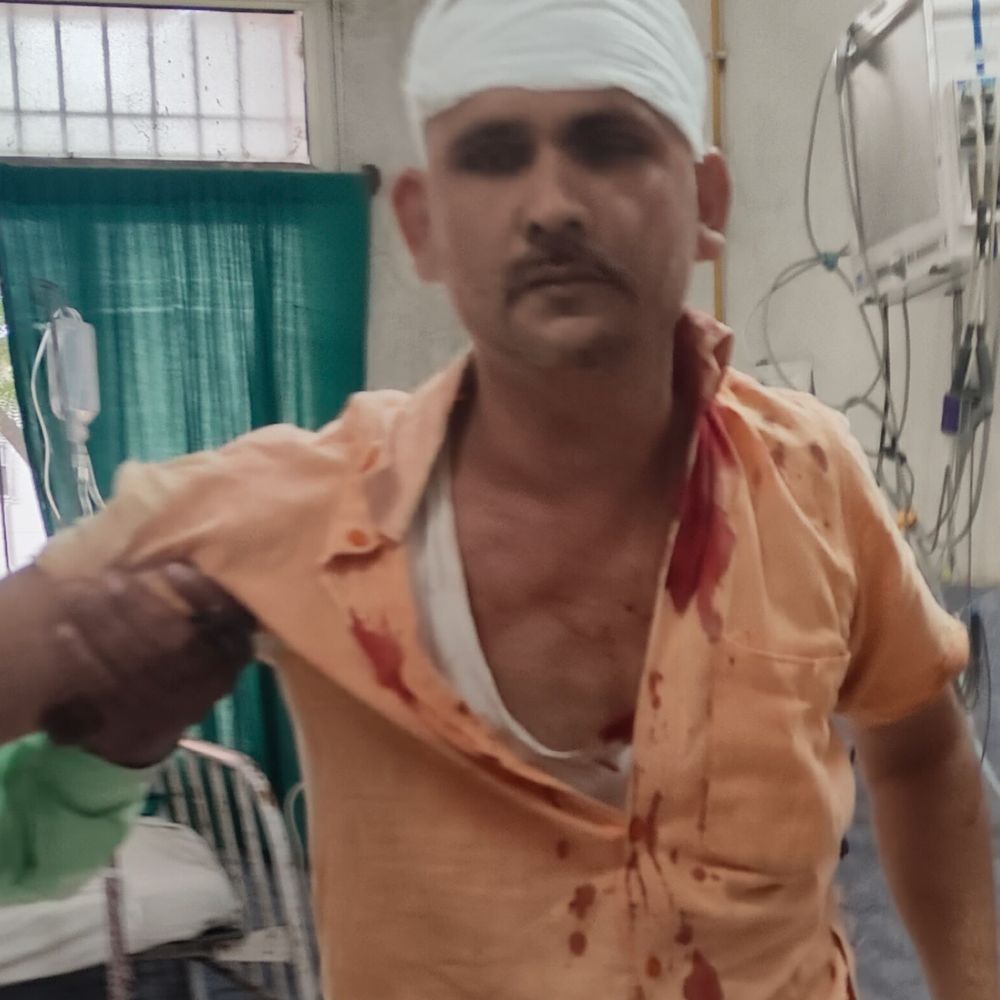 शकूराबाद में हार्डवेयर की दुकान पर हिंसक झड़प:दो पक्षों में मारपीट, लूटपाट का आरोप, दोनों तरफ से मुकदमा दर्ज
