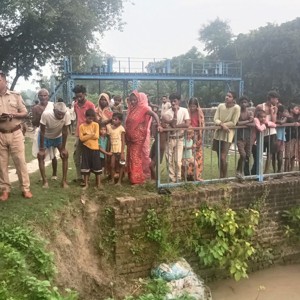 बहोरिकपुर रेगुलेटर में मिला बालिका का शव:बहराइच के सरजू नहर में बहकर आया, पुलिस जांच में जुटी