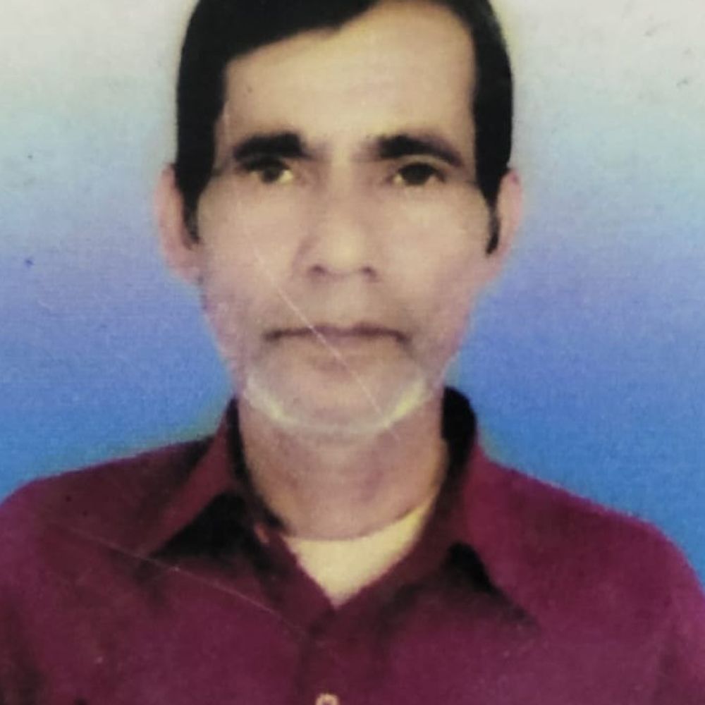 बलौदाबाजार में बुजुर्ग ने की आत्महत्या:पेड़ पर फंदे से लटकता मिला शव, बीमारी और अकेलापन खुदकुशी की वजह