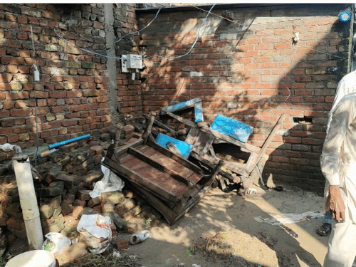 अमृतसर में बारिश से मकान की छत गिरी:  5 लोग घायल, दरवाजा तोड़कर पड़ोसियों ने बचाई जान – Amritsar News
