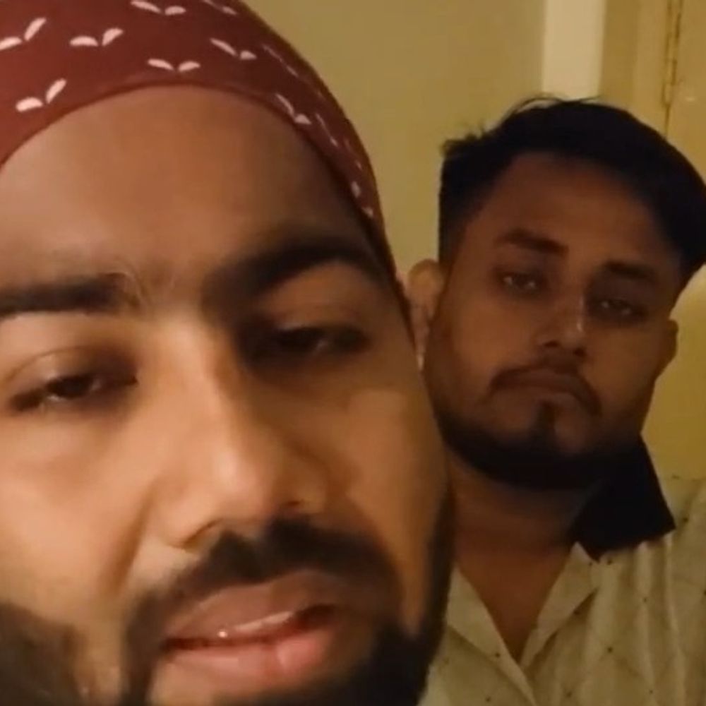 नेपाल में फंसे कानपुर के दो युवक, घूमने गए थे:  वीडियो जारी कर इंडियन एंबेसी से लगाई मदद की गुहार, बोले- यहां ऑटो, टैक्सी सब बंद है – Kanpur News