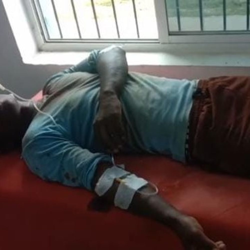 जलावन को लेकर भाइयों में मारपीट:चेवाड़ा में एक भाई की हालत गंभीर, शेखपुरा रेफर