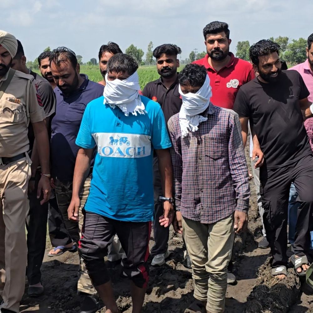 फाजिल्का में बाढ़ की आड़ में हथियारों की तस्करी:  पाकिस्तान से मंगवाए 27 पिस्तौल और 470 कारतूस बरामद, दो आरोपी गिरफ्तार – Fazilka News