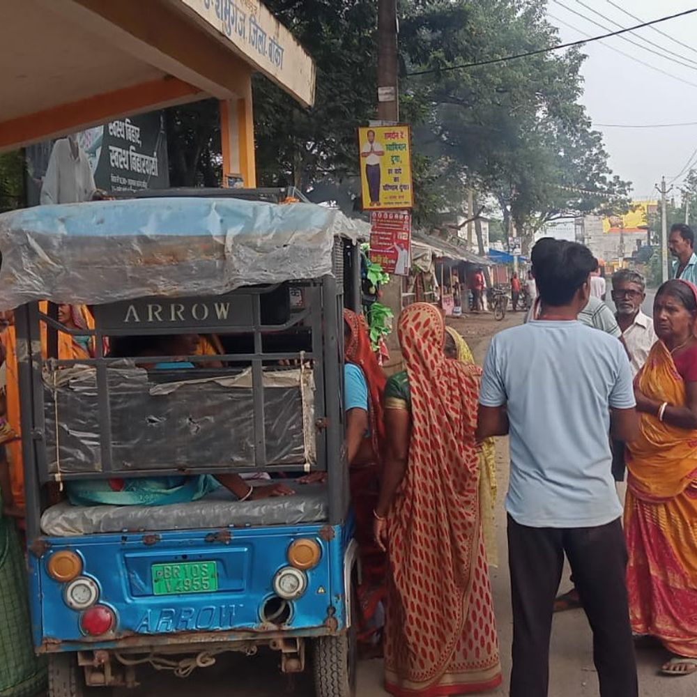 प्रसव के दौरान महिला और जुड़वां बच्चों की मौत:बांका में परिजनों के बवाल के बाद संचालक फरार, इलाज में लापरवाही बरतने का लगाया आरोप