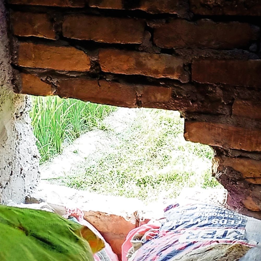 दीवार काटकर गोदाम में सेंधमारी, साउंड का लाखों का सामान चोरी, छानबीन जारी