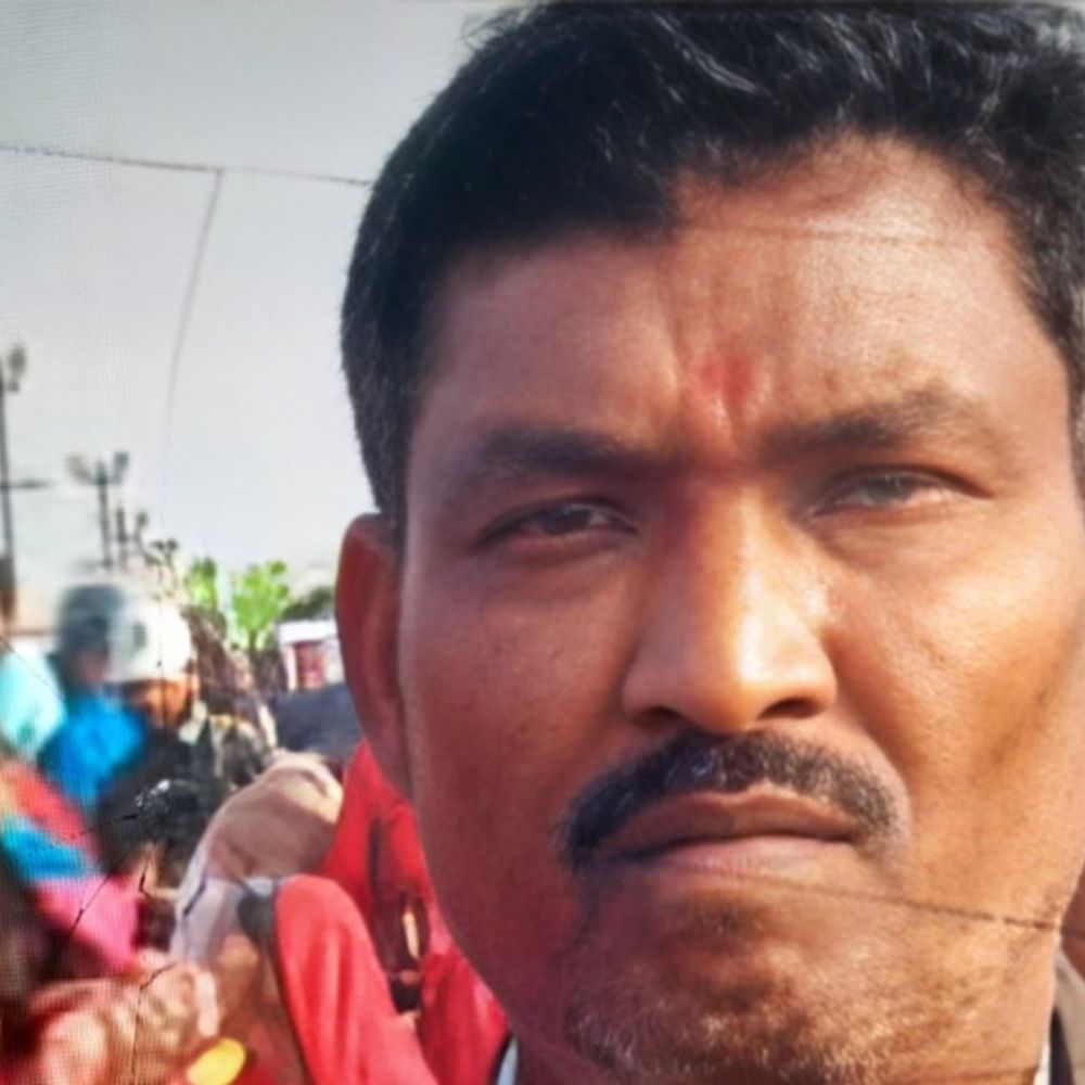 कोडरमा में पेड़ काटते समय हादसा:  नावाडीह गांव में व्यक्ति के सिर पर गिरी टहनी, मौके पर मौत – koderma News