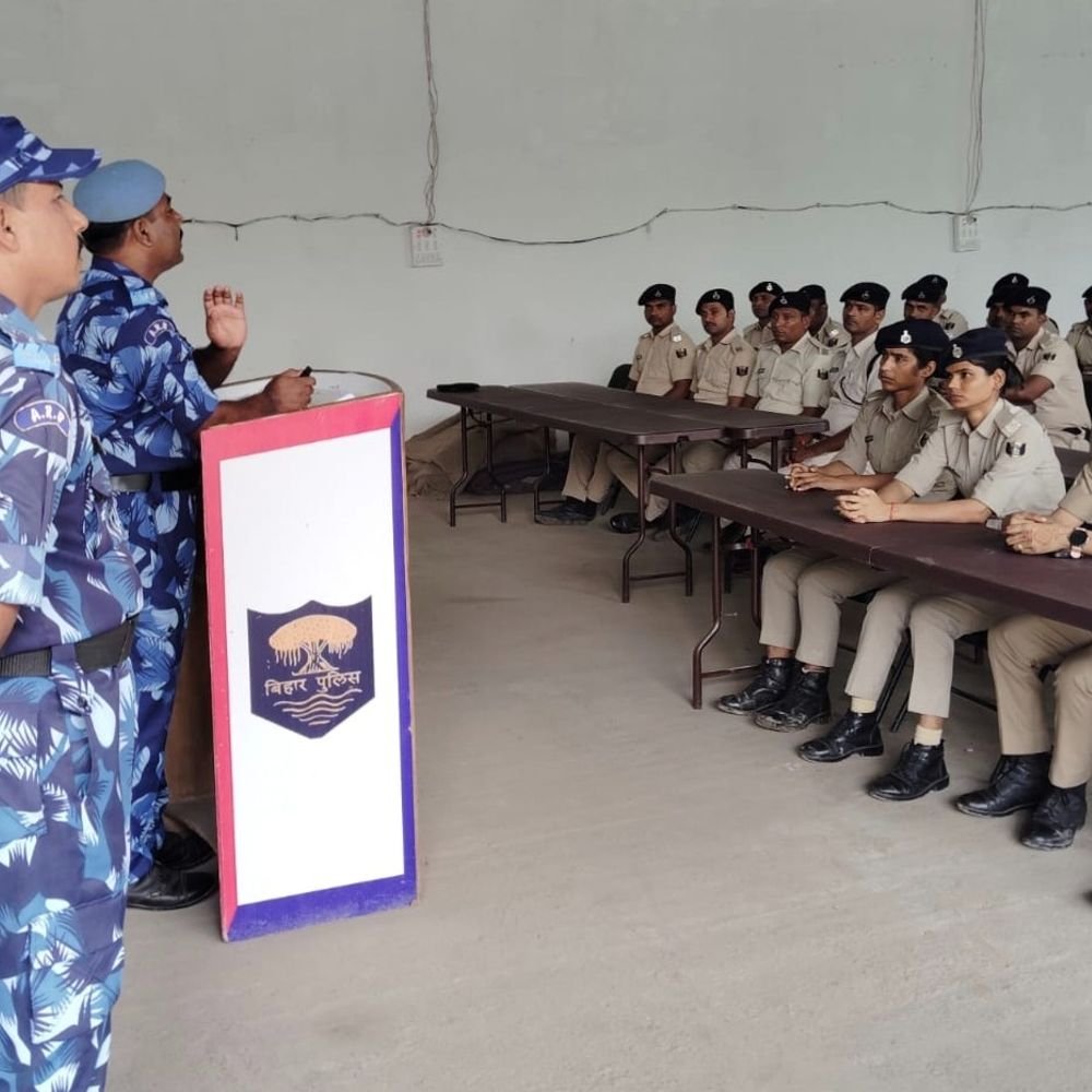 पुलिसकर्मियों का दंगा नियंत्रण प्रशिक्षण शुरू:विधानसभा चुनाव और पर्व-त्योहार को लेकर तैयारी, 7 दिन तक दी जाएगी ट्रेनिंग