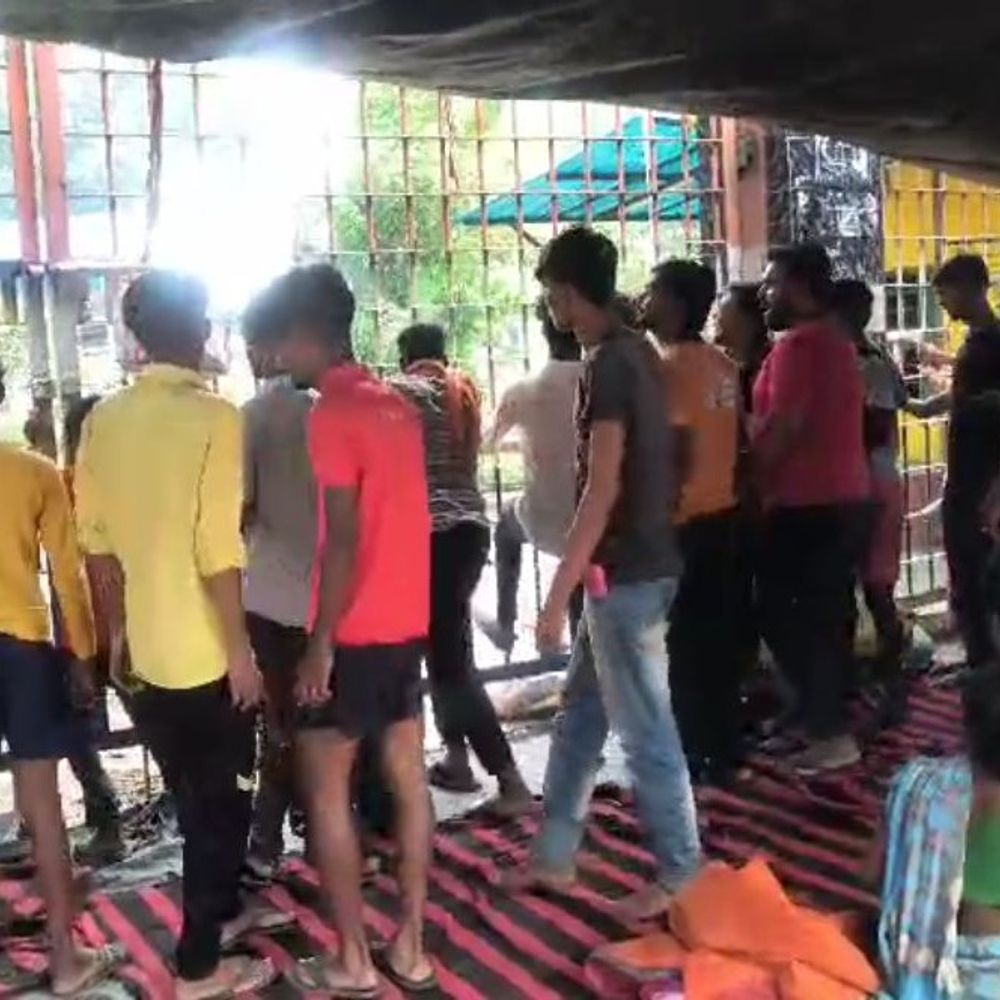 लोदना में तीन शवों के साथ परिजनों का धरना जारी:  बीसीसीएल से नियोजन और मुआवजे की मांग, प्रशासन-परिजनों के बीच बातचीत बेनतीजा – Dhanbad News