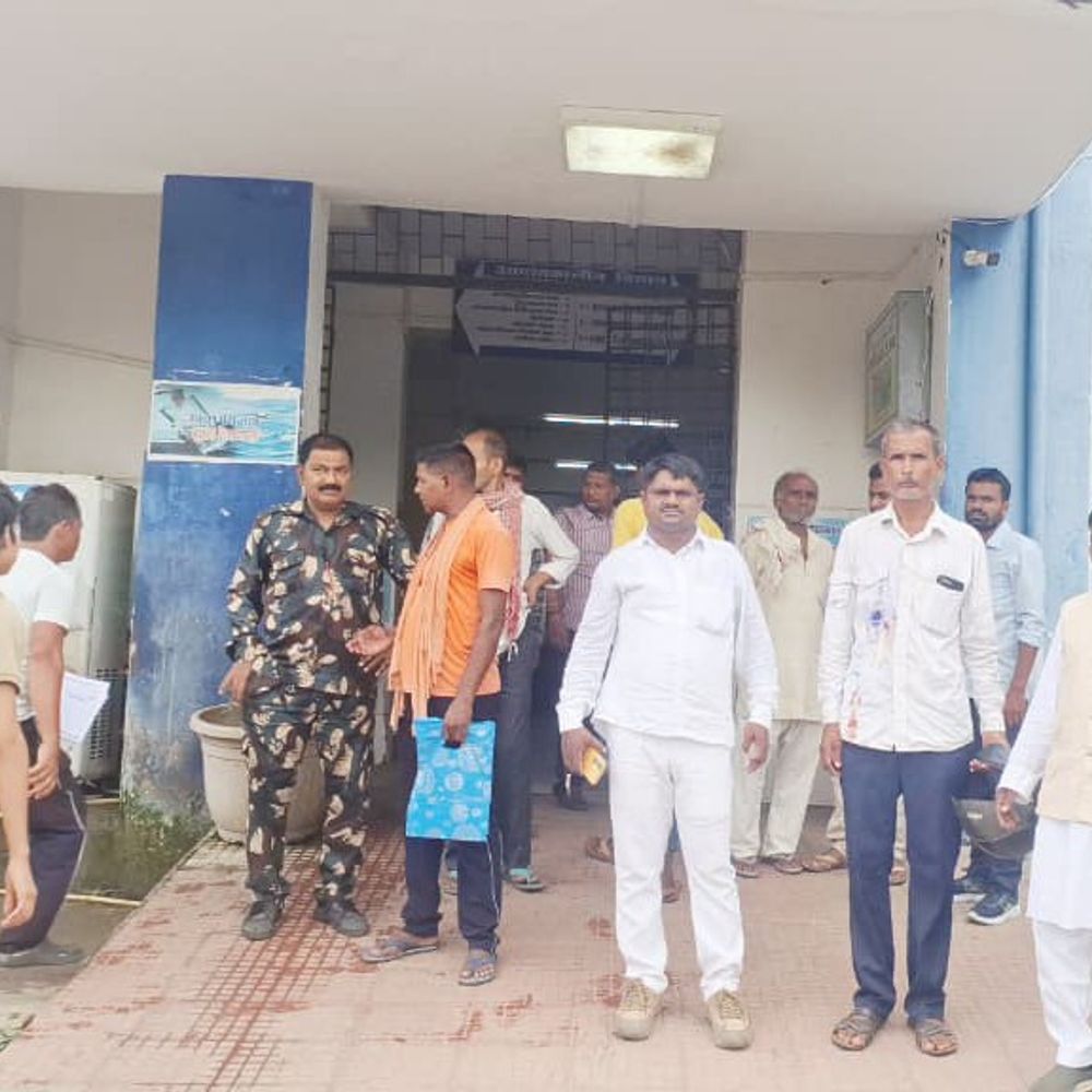 अरवल में टैंकर लॉरी ने महिला को रौंदा, मौत:बाइक से गिरी महिला के दोनों पैर पर चढ़ी गाड़ी, इलाज के समय गई जान