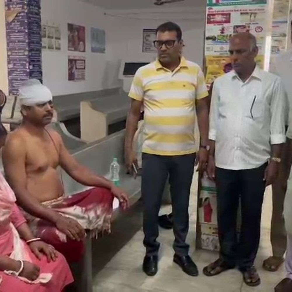 सफाई को लेकर पड़ोसियों में मारपीट:  गिरिडीह में शिक्षक समेत चार लोग घायल, दोनों पक्षों ने थाने में शिकायत दर्ज कराई – Giridih News