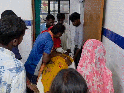 औरंगाबाद में भाकपा माले नेता के घर में घुसकर मारपीट:पिता व पत्नी समेत 3 जख्मी, चचेरे भाई पर पिटाई का आरोप