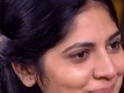 हिसार की स्नेहा ने KBC में साढ़े ₹12 लाख जीते:बोलीं- पिता पर ₹15 लाख का कर्ज, रोने लगीं तो अमिताभ बच्चन ने चुप कराया