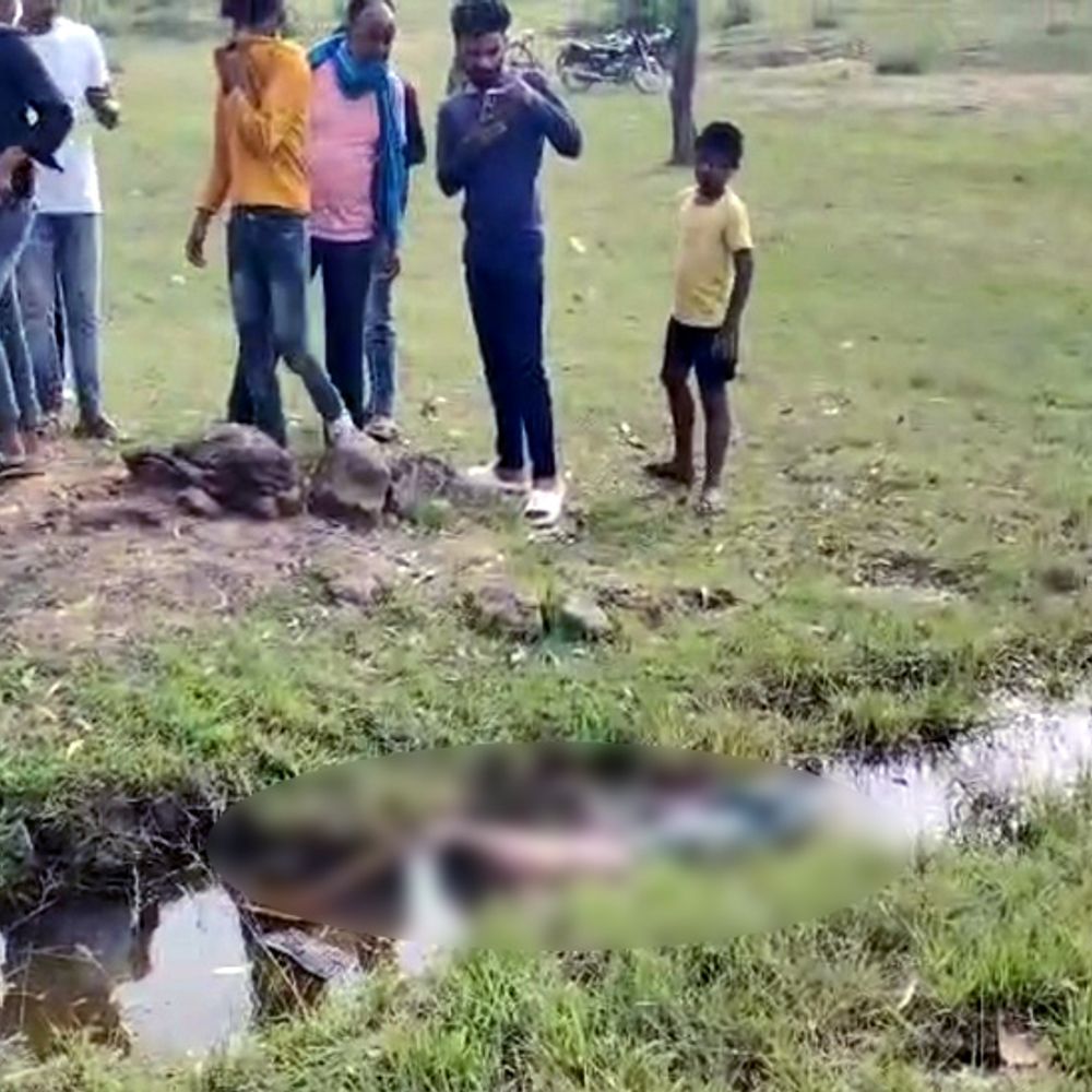 कोडरमा में नाले से मिला अज्ञात शव:  शरीर पर जख्मों के निशान, 2-3 दिन पुराना मामला; पुलिस ने पोस्टमॉर्टम के लिए भेजा – koderma News