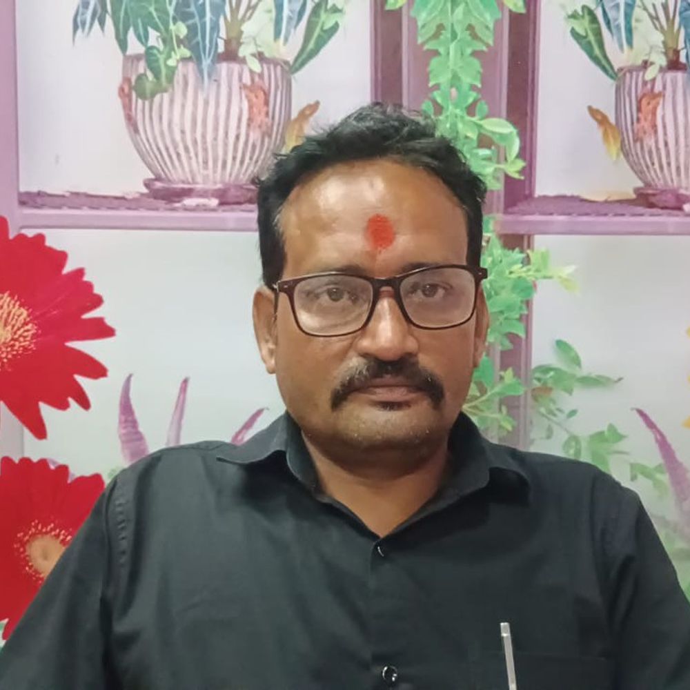 प्रधानाध्यापक पर वित्तीय गड़बड़ी का आरोप:शिक्षक ने कहा- पैसे की मांग न मानने पर झूठी शिकायत, पहले भी साबित हुआ था निर्दोष