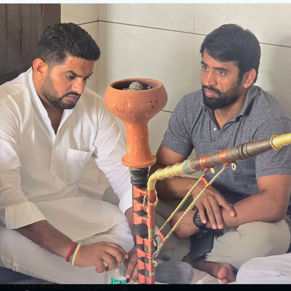 बजरंग पूनिया के पिता को श्रद्धांजलि देने पहुंचे जस्सी पेटवाड़:  विधायक ने बलवान पूनिया को दी श्रद्धांजलि, परिवार को बंधाया ढा़ढस – Jhajjar News