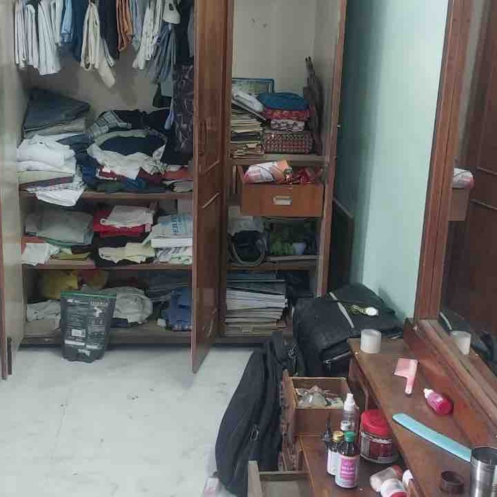 शालीमार गार्डन में 17 तोला सोना और नकद चोरी:परिवार के बाहर जाने पर घर में घुसे चोर