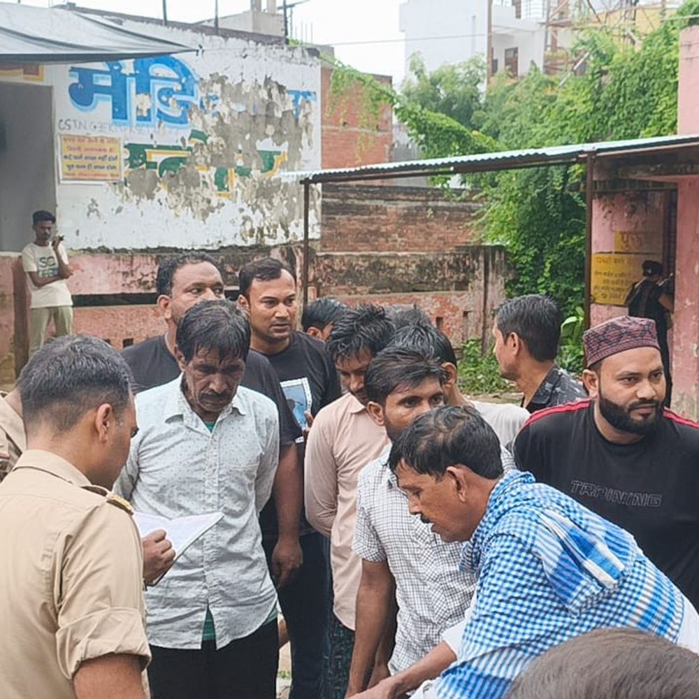 सीतापुर में डीसीएम-ई-रिक्शा की टक्कर से यात्रा की मौत:चालक घायल; हिरासत में वाहन और ड्राइवर