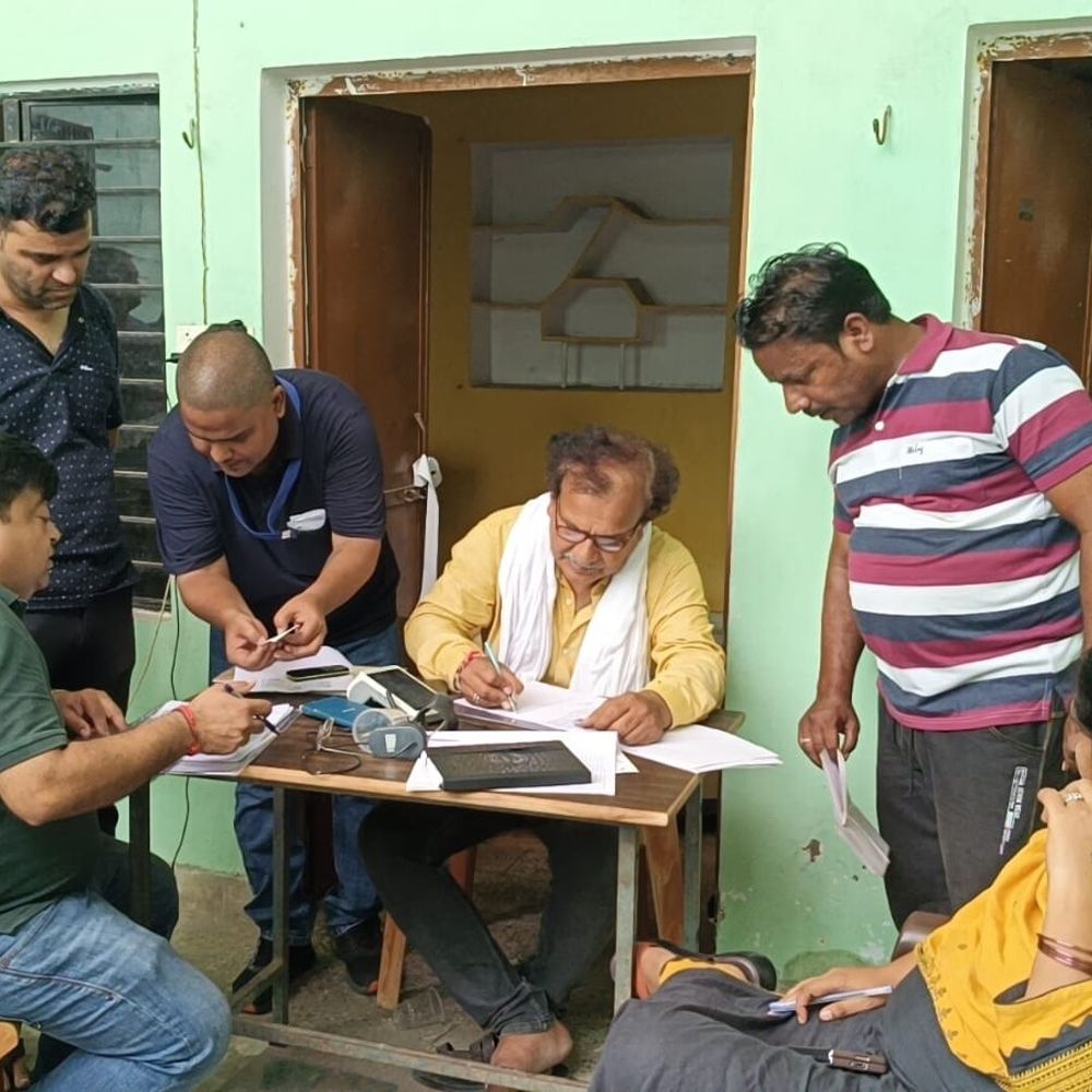 मुजफ्फरनगर में राशन डीलर की दुकान सील:स्टॉक में कम मिला गेहूं, राशन डायरी के लिए पैसे मांगने का आरोप