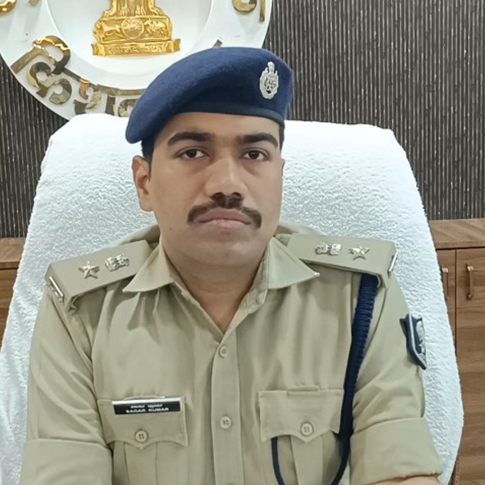 विधानसभा चुनाव-पर्व को लेकर किशनगंज पुलिस सतर्क:300 लोगों पर निरोधात्मक कार्रवाई, 200 बूथों का मुआयना
