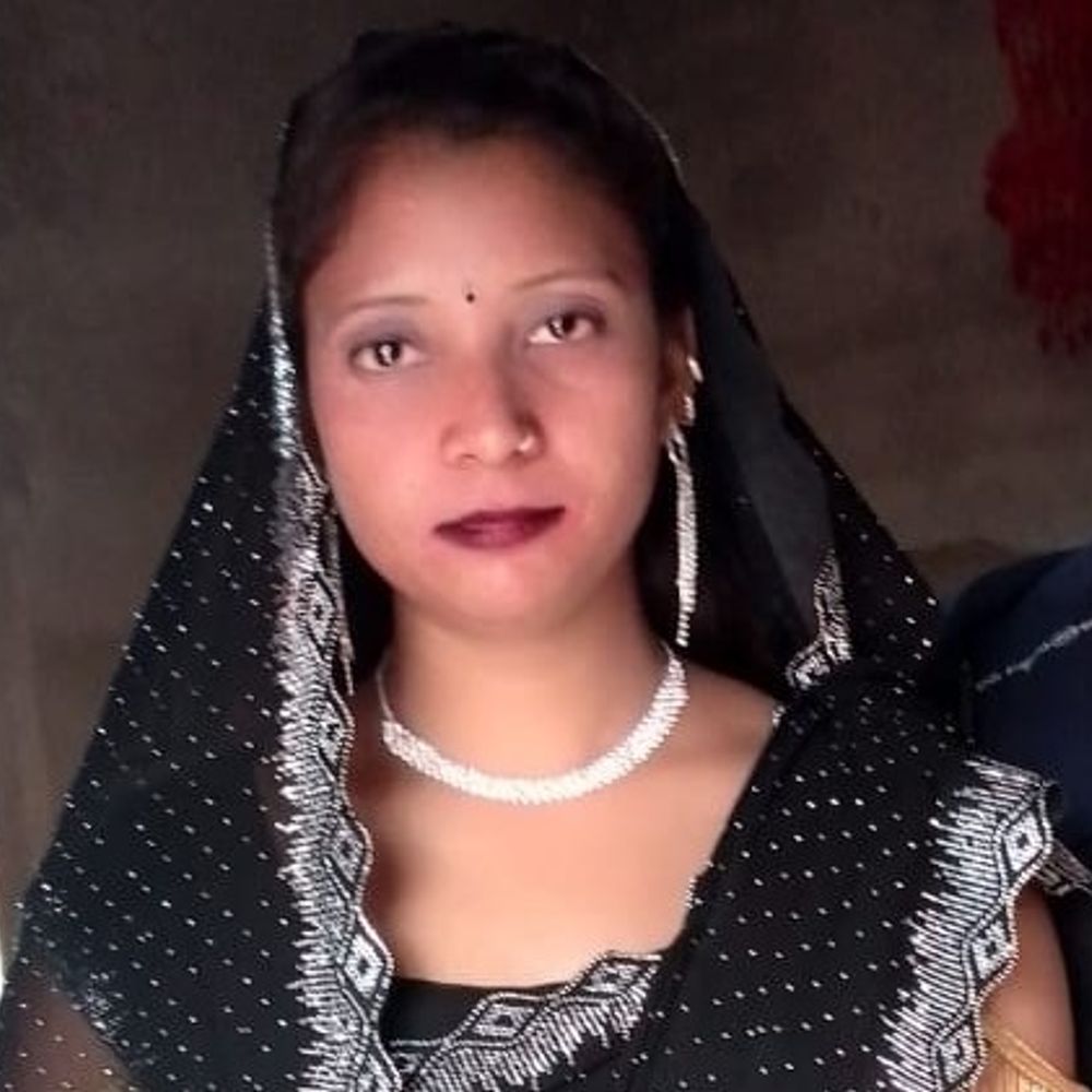 कुशीनगर में गर्भवती महिला ने मायके में दी जान:पति से फोन पर हुए विवाद के बाद पंखे से लटकी मिली, परिवार में मातम