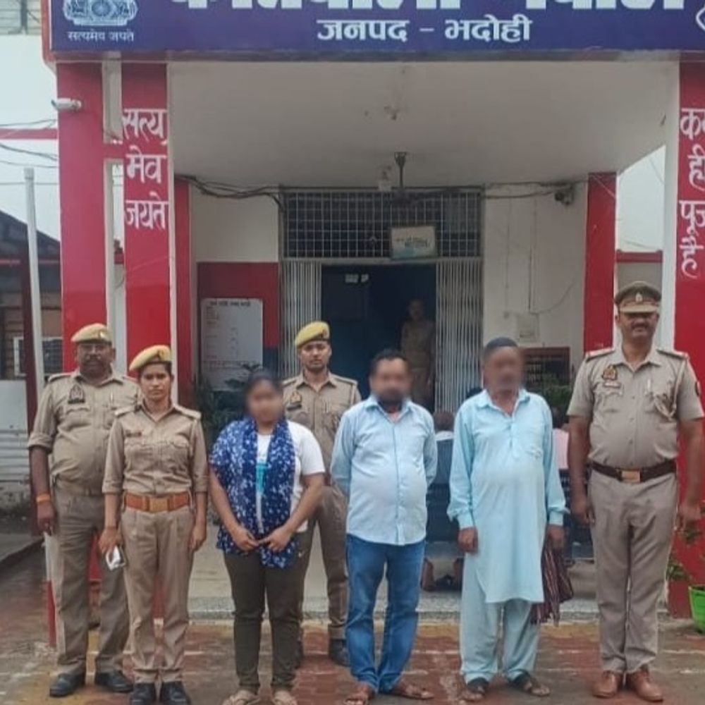 भदोही में ठगी गिरोह का भंडाफोड़:फर्जी कंपनी के नाम पर करोड़ों का झांसा देकर ठगते थे, तीन गिरफ्तार