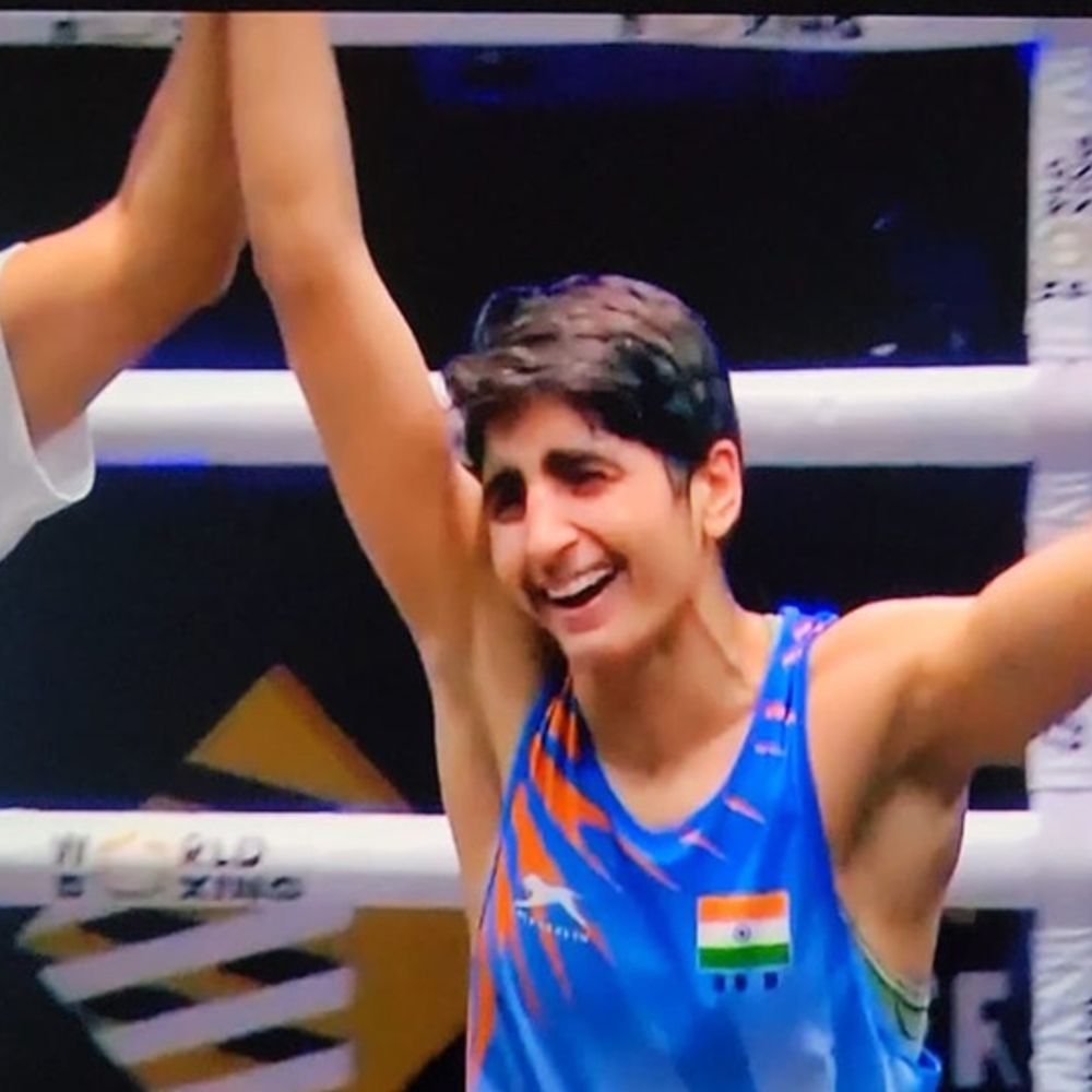 रोहतक की मीनाक्षी हुड्डा बनी वर्ल्ड बॉक्सिंग चैंपियन:कजाकिस्तान की 3 बार की विजेता को हराया, पिता बोले-बेटी की जीत में ऑटो का बड़ा योगदान