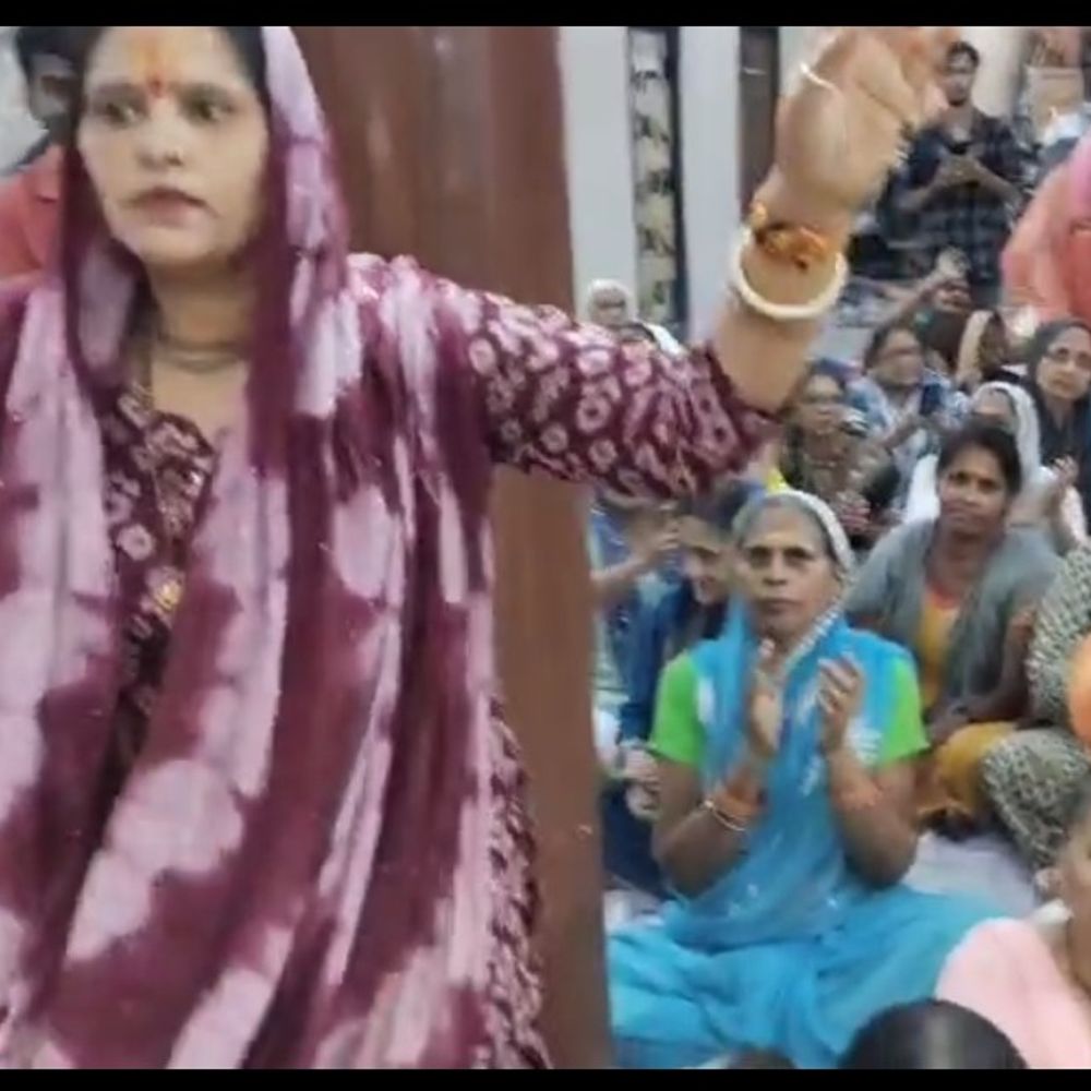 मुरादाबाद में श्रीराम कथा का समापन:राम-रावण युद्ध का वर्णन, फूलों की होली के साथ भक्तिमय माहौल में हुआ विदाई समारोह