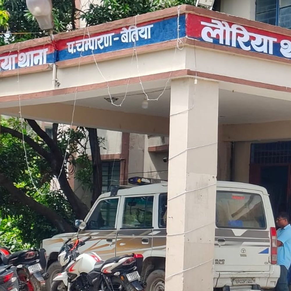बेतिया में यातायात नियम तोड़ने वालों पर कार्रवाई:30 अपराधी गिरफ्तार, 2.90 लाख रुपए जुर्माना वसूला