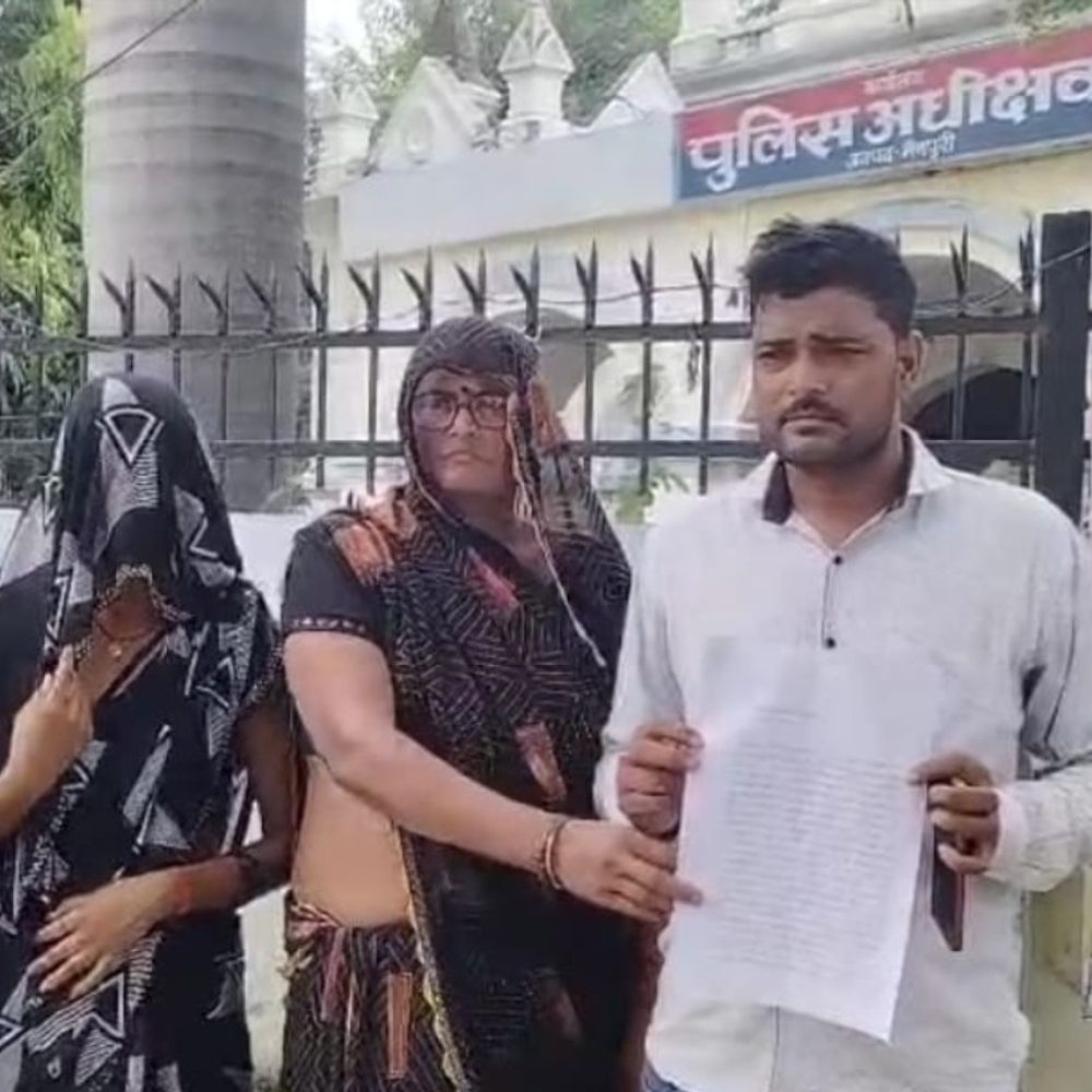 बिना लेडीज पुलिस के आधी रात घर में घुसे दरोगा:महिला से दुर्व्यवहार, पति को झूठे केस में फंसाने की दी धमकी; SP से शिकायत