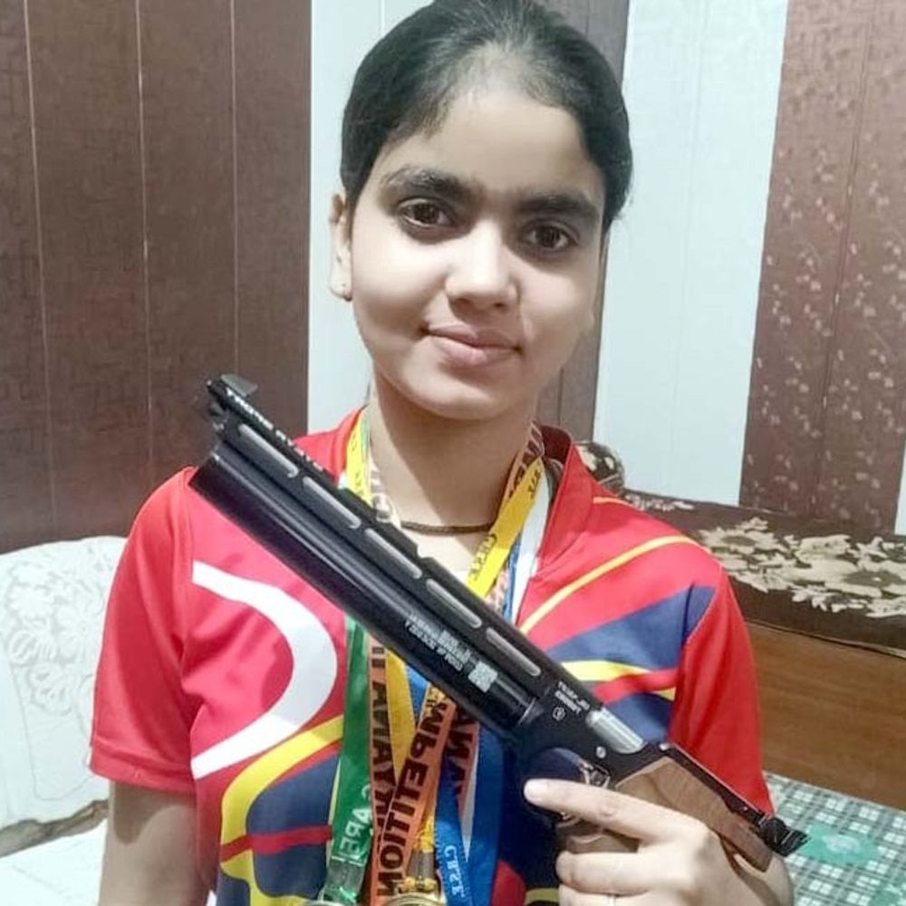 डबवाली की स्नेहा ने शूटिंग में जीता गोल्ड:  चौधरी देवीलाल यूनिवर्सिटी में हुई U-19 शूटिंग प्रतियोगिता, पदकों की संख्या 9 हुई – dabwali News