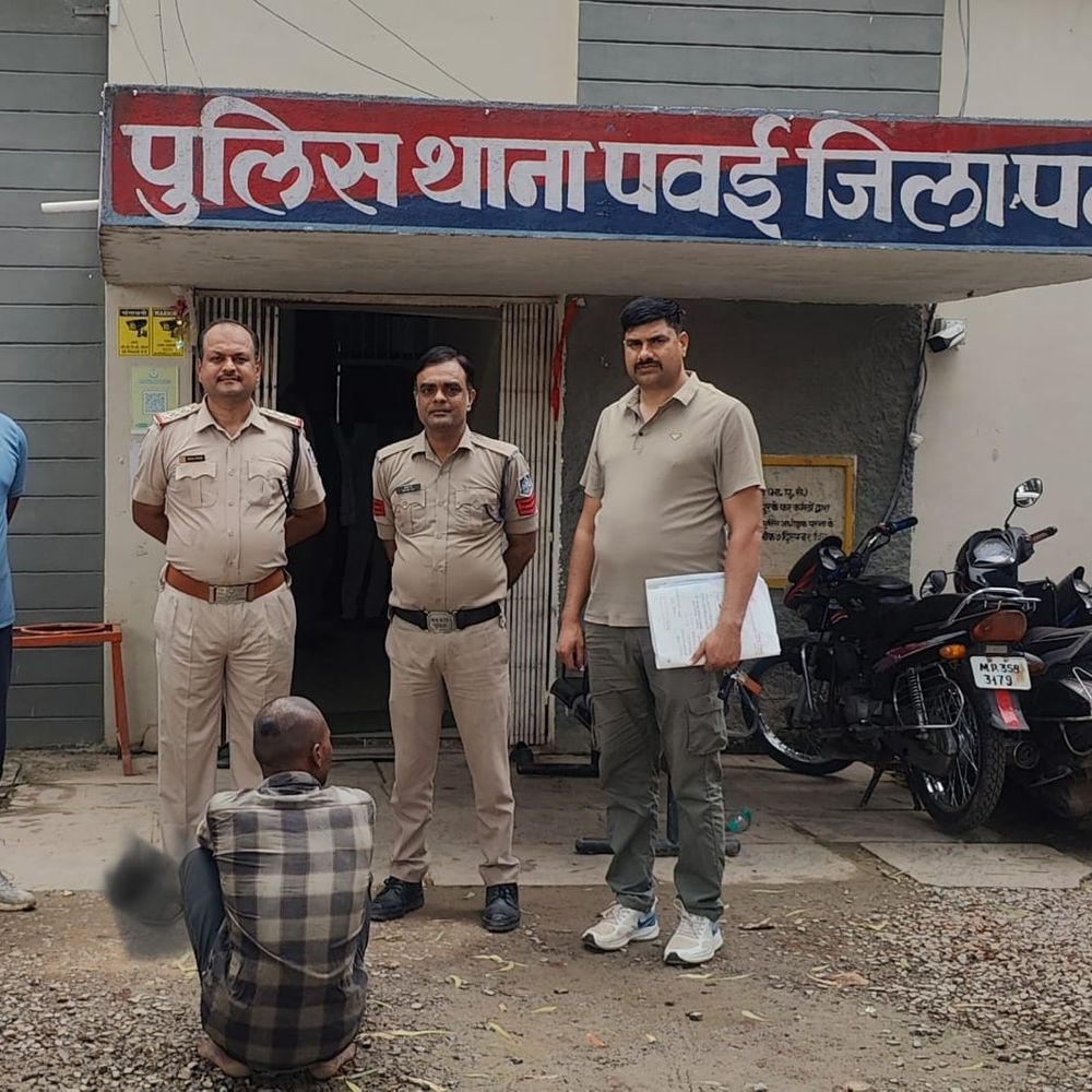 पन्ना में दोस्त की गला दबाकर हत्या की:शव और बाइक जमीन में दफनाई, पत्नी को परेशान करने पर मारा