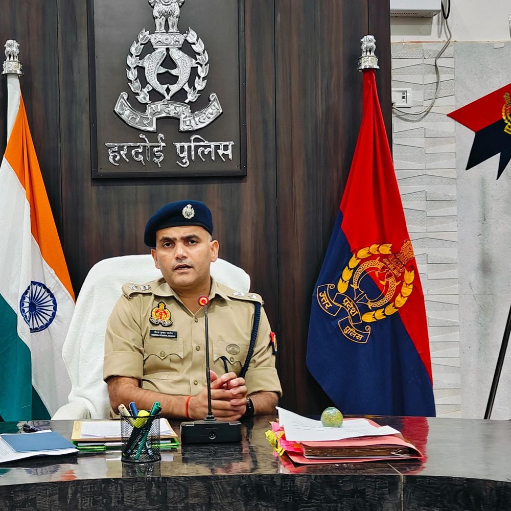 हरदोई में पुलिस विभाग में बदलाव:17 निरीक्षक और उपनिरीक्षकों को मिली नई तैनाती, कानून व्यवस्था को मजबूत करने का प्रयास