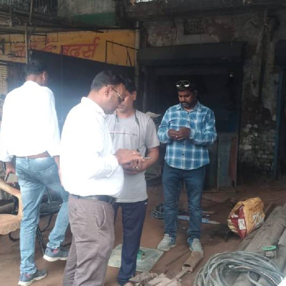 लखनऊ में नगर निगम ने हटाया अतिक्रमण:सड़क पर लग रहा था जाम, 20 हजार रुपए का लगा जुर्माना
