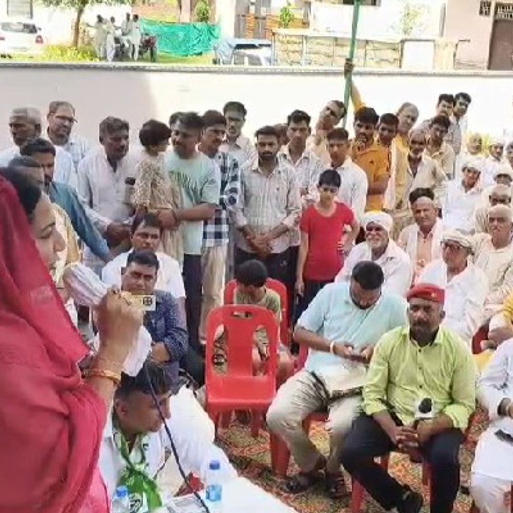 सुनैना चौटाला का तोशाम क्षेत्र के गांव में दौरा:  रोहतक में 25 को देवीलाल जयंती समारोह, बोली-भाजपा के मंत्री भी नाराज – Loharu News