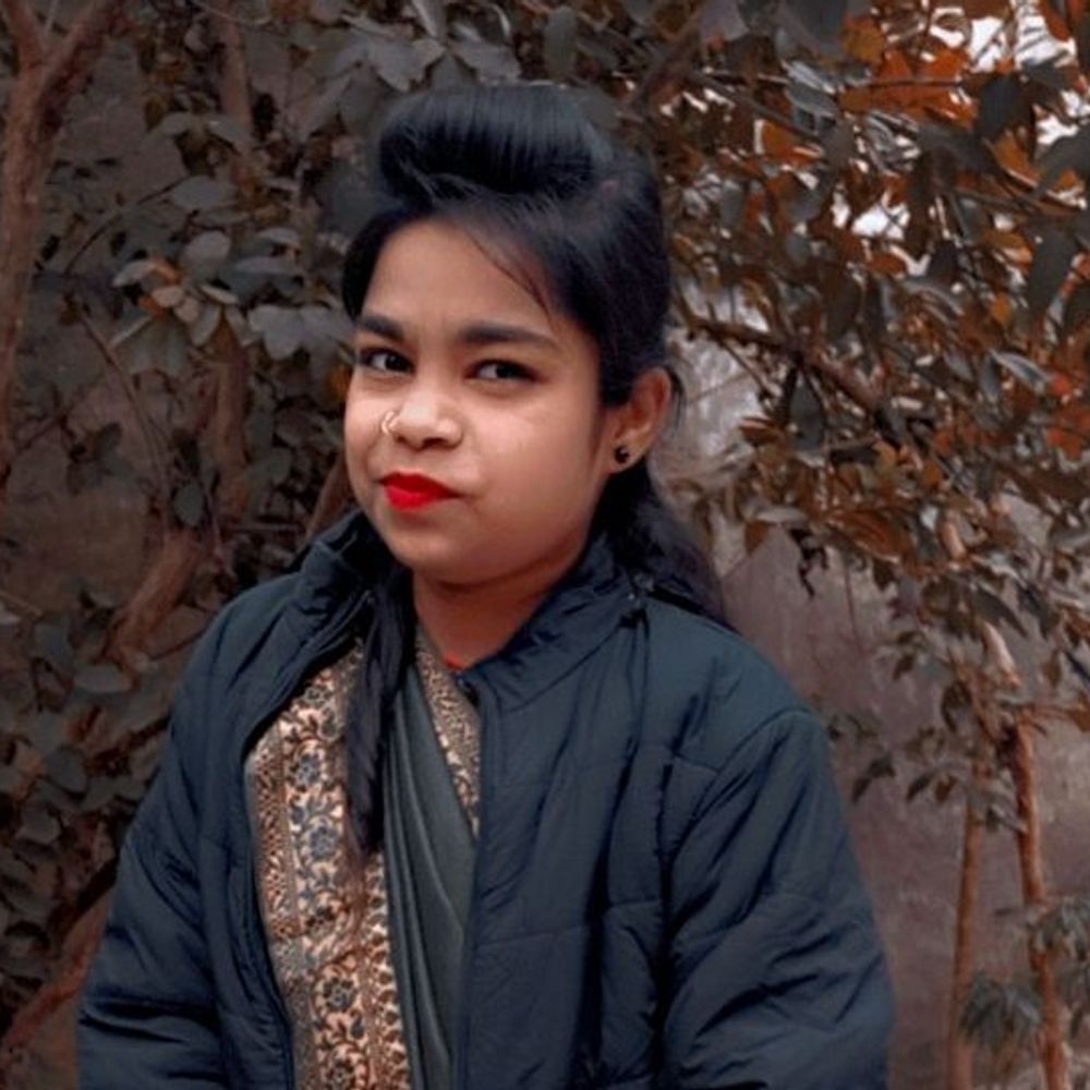झांसी में बंद दरवाजे के पीछे मिला युवती का शव:मामा बोले-भांजी को पड़ोस का युवक भगा ले गया था, उसी ने की हत्या, मां ने धुआं उठता देख पुलिस बुलाई