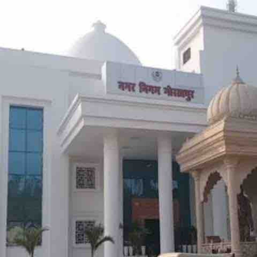 गोरखपुर में 21 करोड़ की सोलर लाइटिंग परियोजना:27 मार्गों पर लगेंगी 1,600 लाइटें, वाराणसी मार्ग से शुरुआत