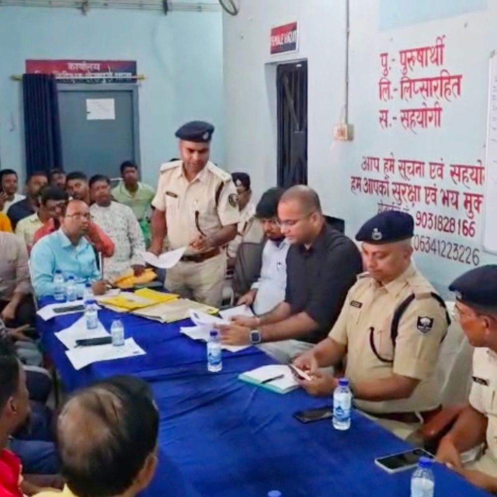 शेखपुरा में दुर्गा पूजा को लेकर प्रशासन सख्त:नशे और हथियार पर रोक, पंडालों में सीसीटीवी कैमरे लगाने का निर्देश