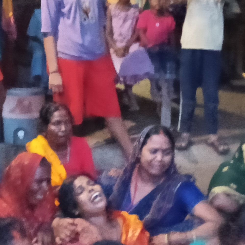गोरखपुर में मजदूर की मौत:शटरिंग के दौरान गिरने से हुआ हादसा, पोस्टमार्टम के लिए भेजा गया शव