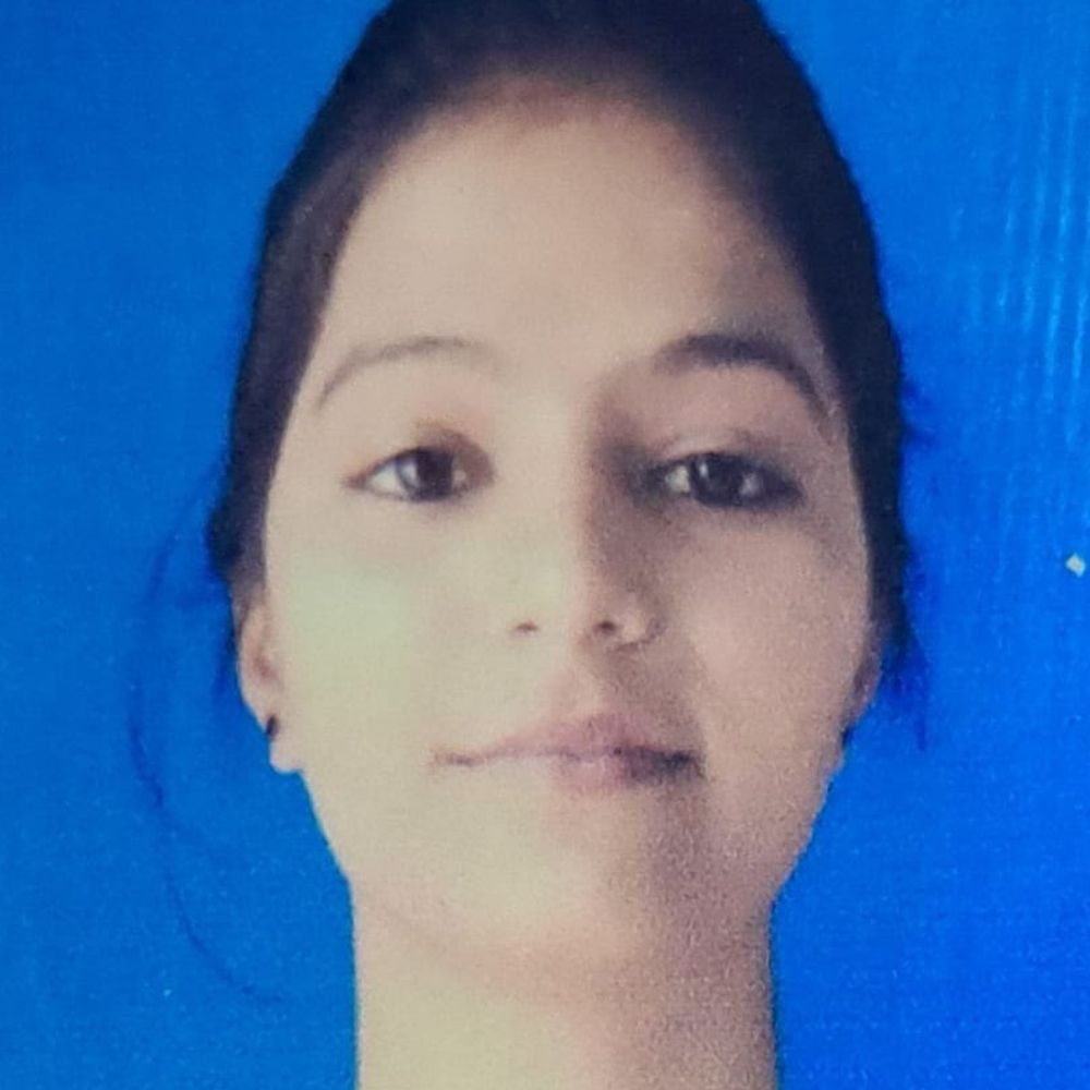 मऊ की बेटी अंतिमा गोंड का कमाल:प्रयागराज विश्वविद्यालय में गोल्ड मेडल मिला, राज्यपाल ने किया सम्मानित