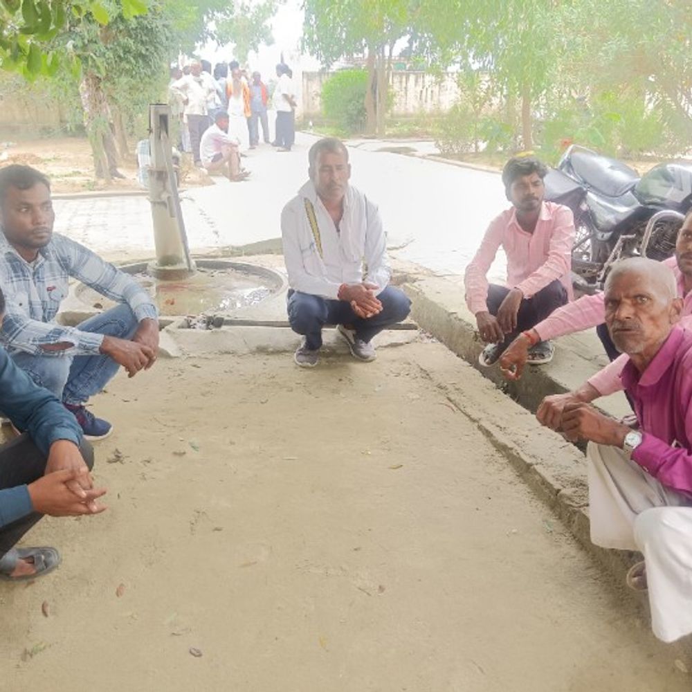 शाहजहांपुर में ट्रक ने मां-बेटी को रौंदा, मौत:परिजन बोले- फर्रुखाबाद में जाम में फंसी एंबुलेंस, इलाज में देरी से गई जान