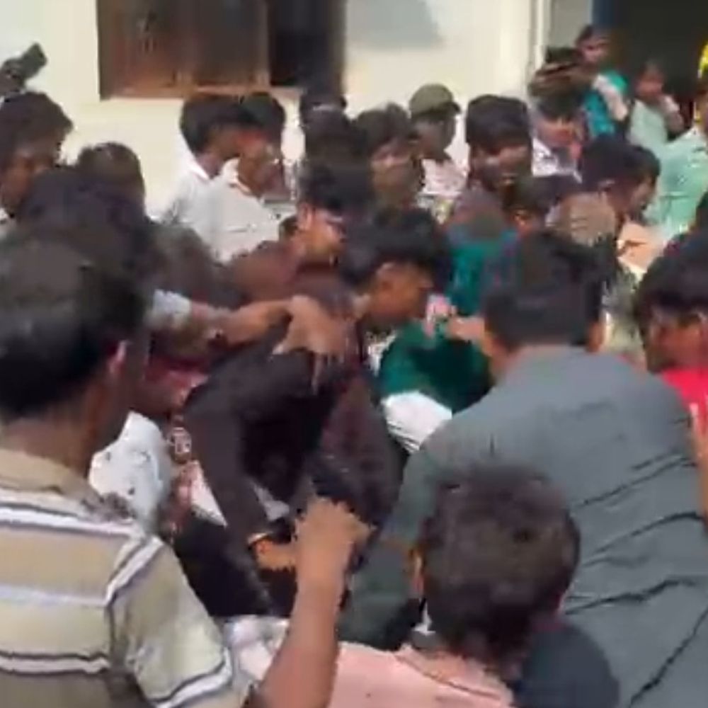संतकबीरनगर में दो अलग जगहों पर भीड़ का तांडव:गोरखपुर के युवक और राजस्थान के प्रेमी को चोर समझकर पीटा, 4 पर FIR