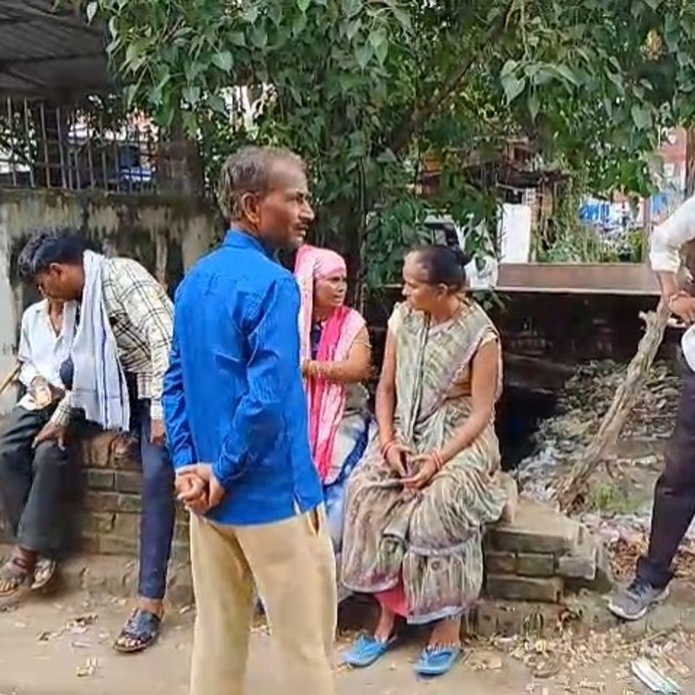 उन्नाव में किसान की मौत:खेत में चारा काटते समय सांप ने काटा, अस्पताल ले जाते समय दम तोड़ा